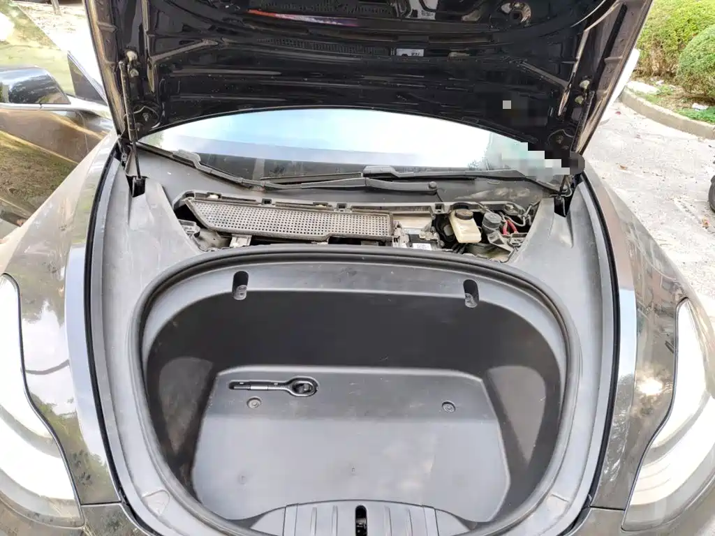 Tesla Model 3 — миниатюра 21
