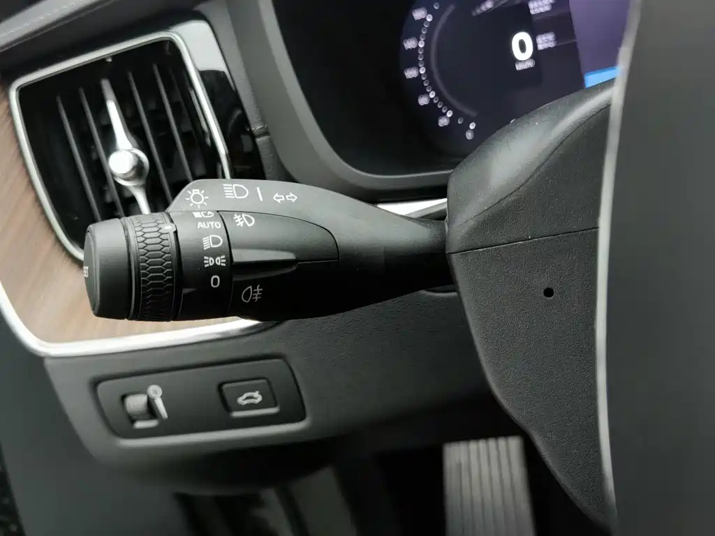 Volvo XC60 — миниатюра 21