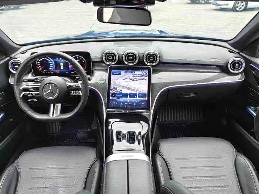 Mercedes-Benz C-Class — миниатюра 6