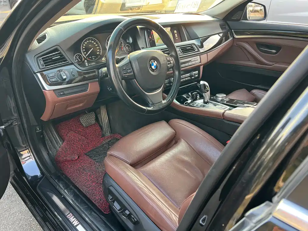 BMW 5 Series — миниатюра 7
