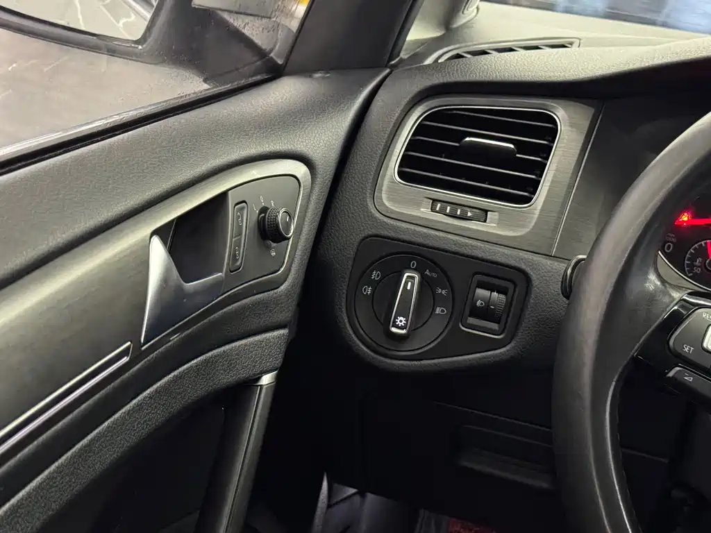 Volkswagen Golf — миниатюра 20
