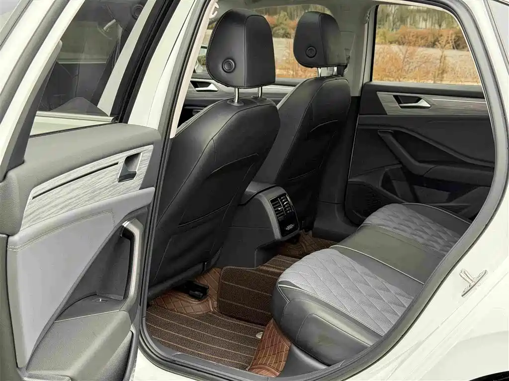 Volkswagen Sagitar — миниатюра 8