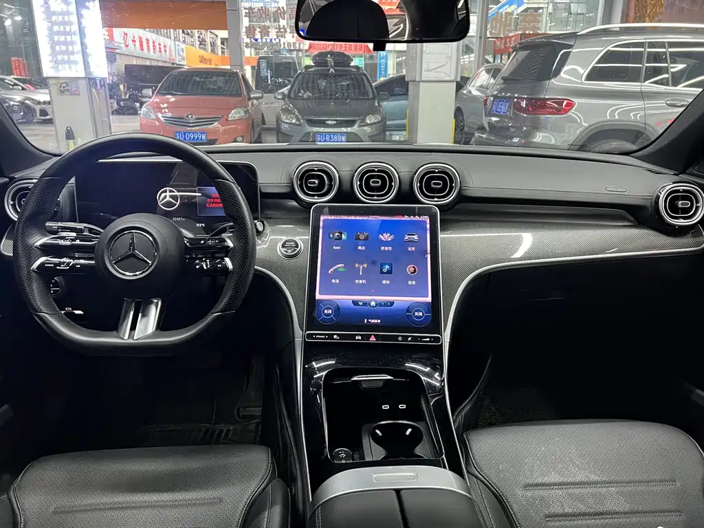 Mercedes-Benz C-Class — миниатюра 6