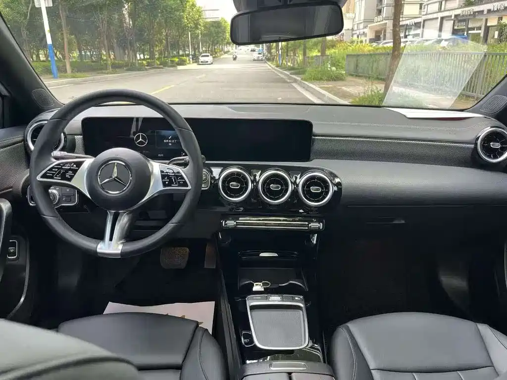 Mercedes-Benz A-Class — миниатюра 3