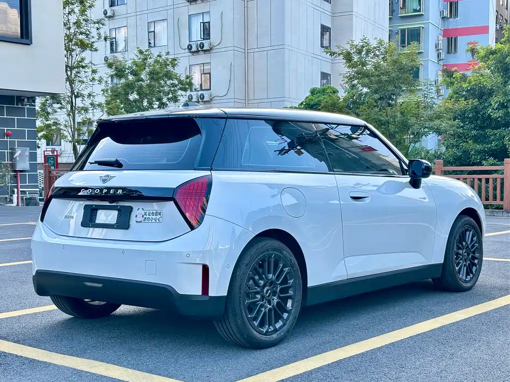 MINI MINI COOPER EV — миниатюра 5