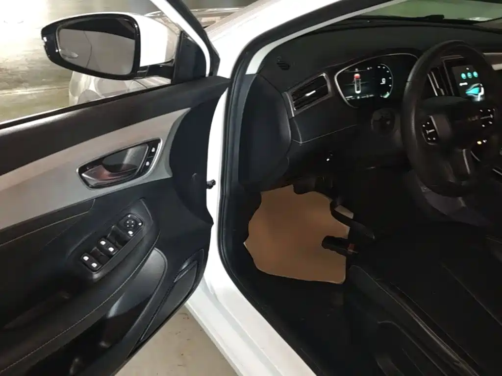 Roewe i6 MAX New Energy — миниатюра 16