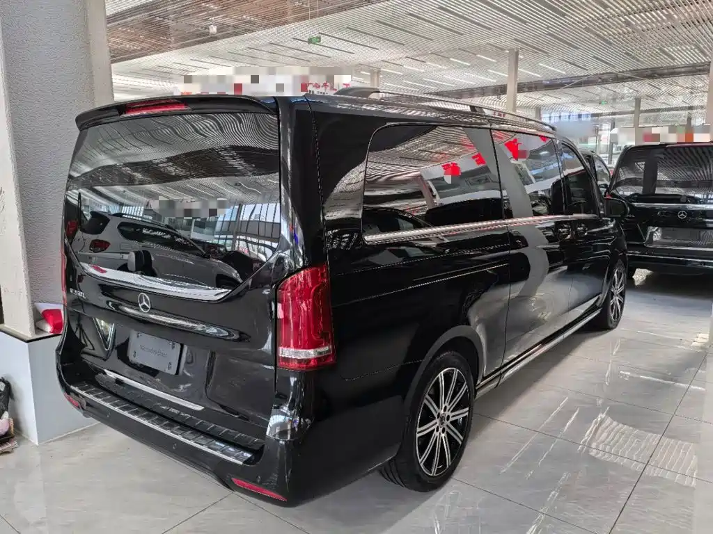 Mercedes-Benz V-Class — миниатюра 7