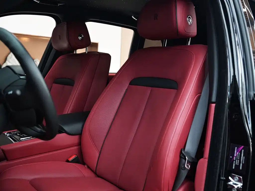 Rolls-Royce Cullinan — миниатюра 17