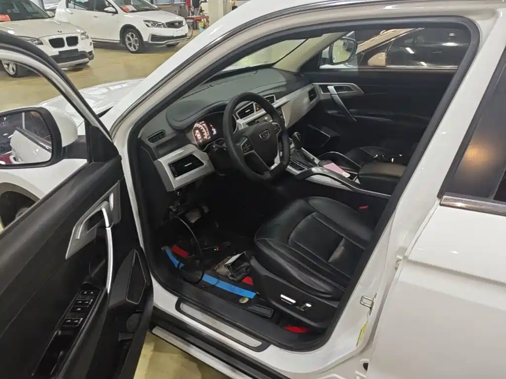 Geely Boyue — миниатюра 16
