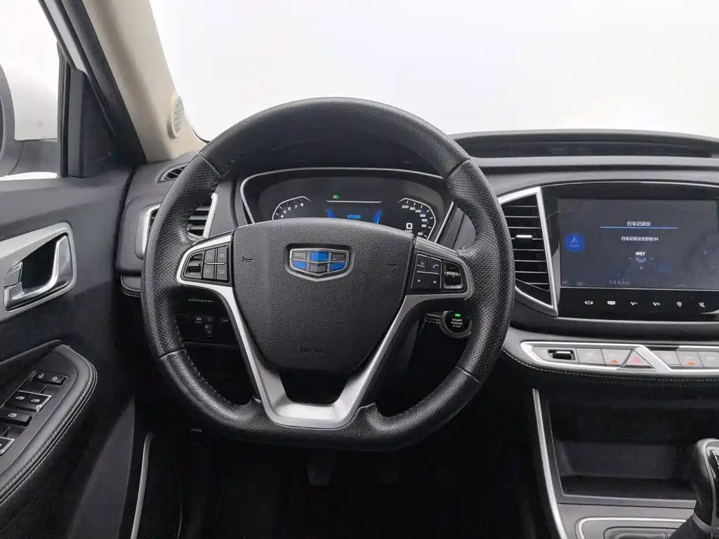 Geely Vision X6 — миниатюра 11