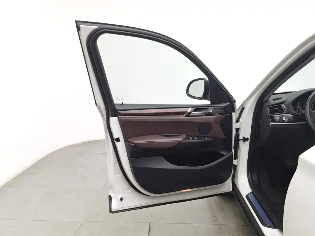 BMW X3 (Import) — миниатюра 8