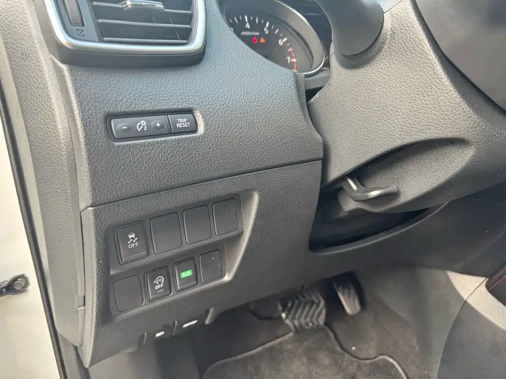 Nissan Qashqai — миниатюра 22