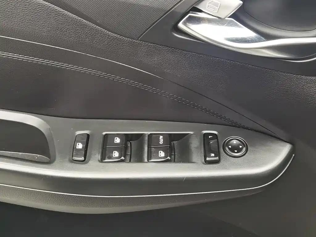 Wuling Hongguang S3 — миниатюра 9