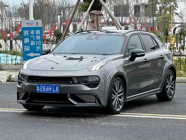 2022 Lynk & Co 02