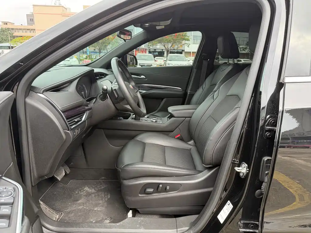 Cadillac XT4 2022 28T