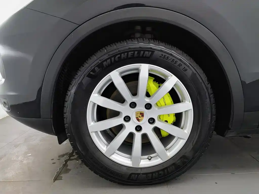 Porsche Cayenne Hybrid — миниатюра 17