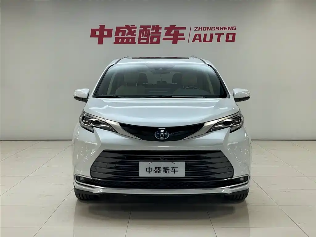 Toyota Sienna 2023 2.5L Luxury