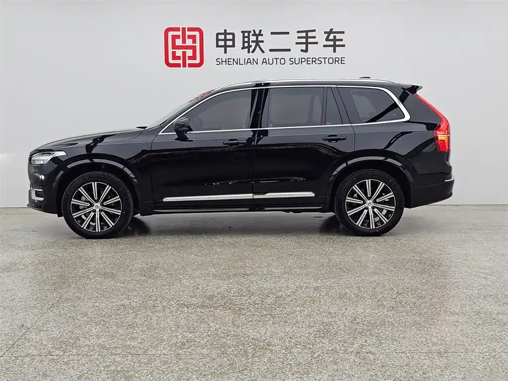 Volvo XC90 2025 B6 Luxury 7 мест