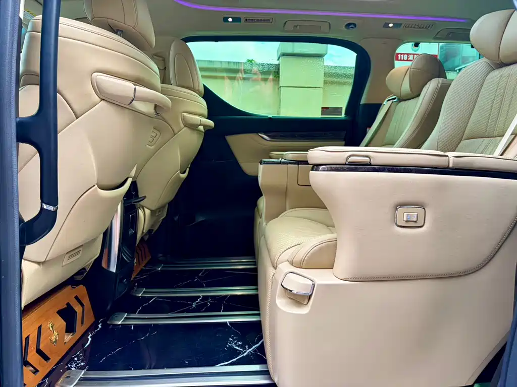 Toyota Vellfire — миниатюра 13