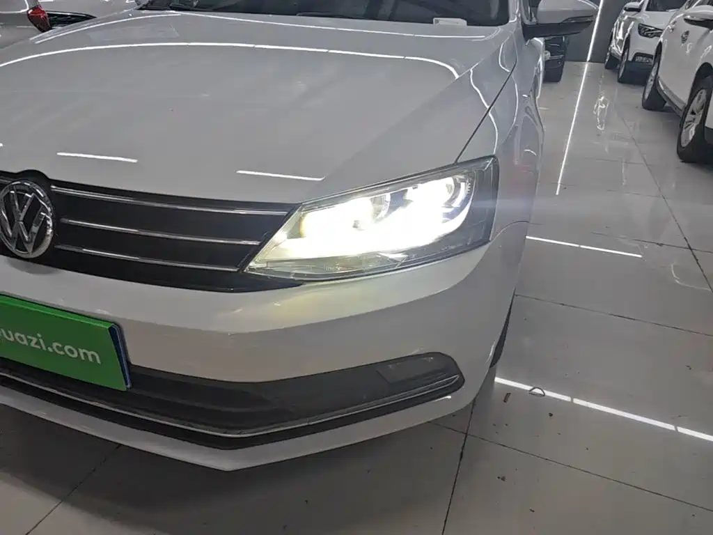 Volkswagen Sagitar — миниатюра 24