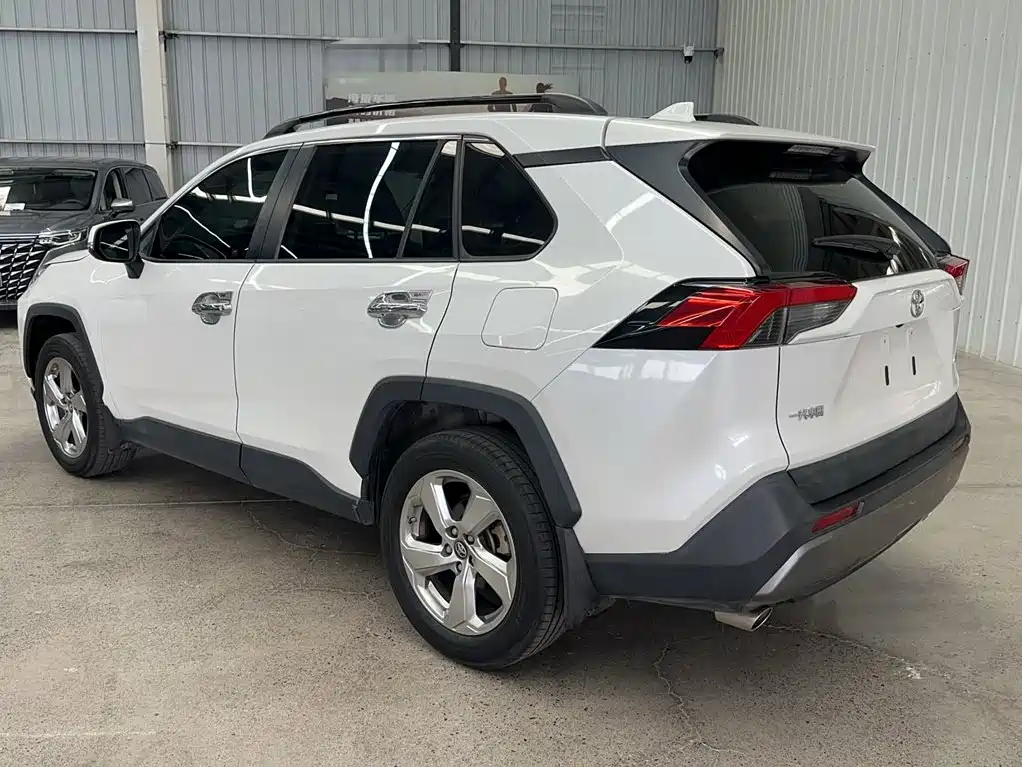 Toyota RAV4 — миниатюра 16