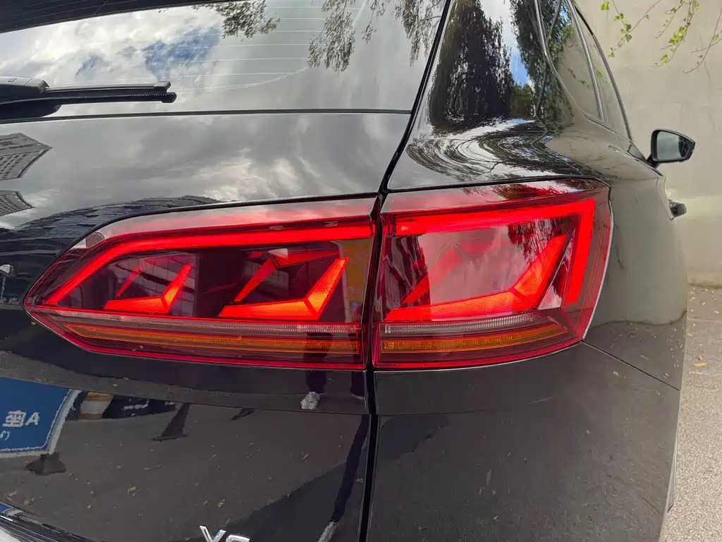 Volkswagen Touareg — миниатюра 33