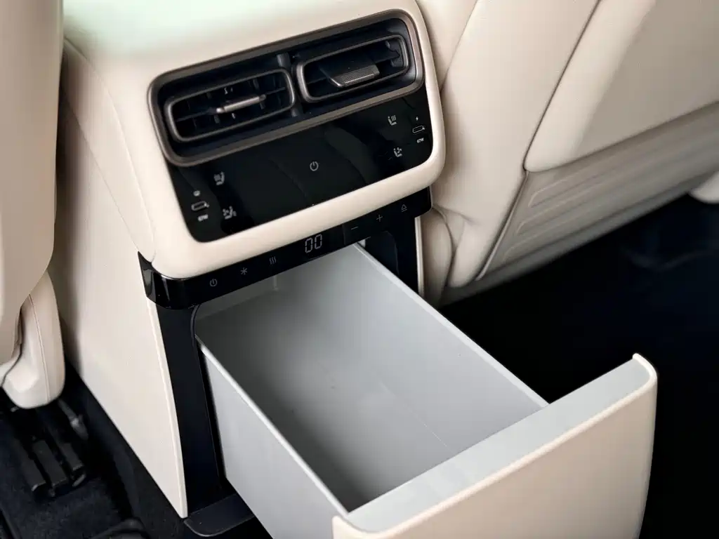 Li Auto Li i6 — миниатюра 16