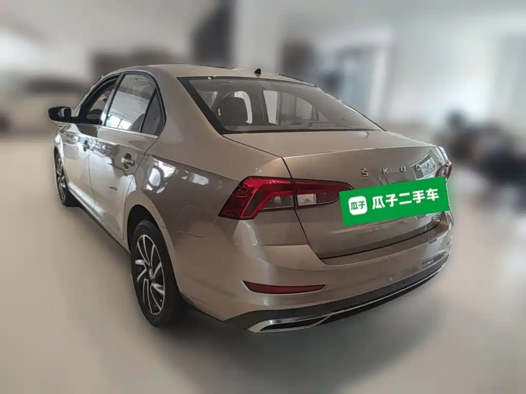 Skoda Rapid — миниатюра 7