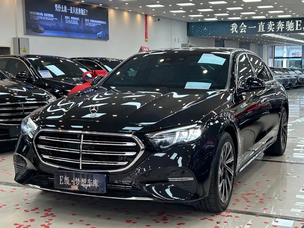 Mercedes-Benz E-Class — миниатюра 3