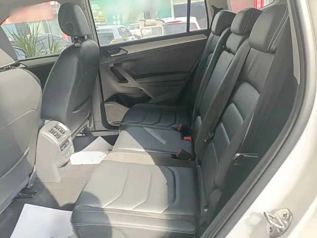 Volkswagen Tiguan L — миниатюра 17