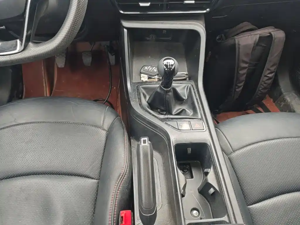 Roewe i5 — миниатюра 14
