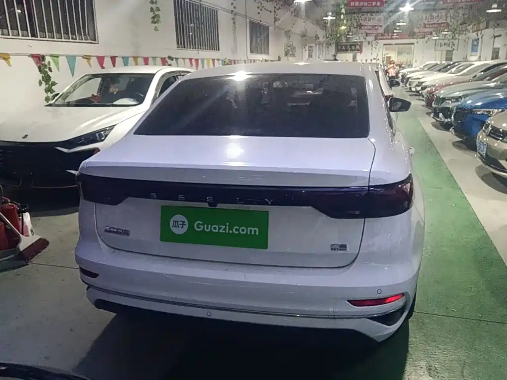 Geely Emgrand — миниатюра 6