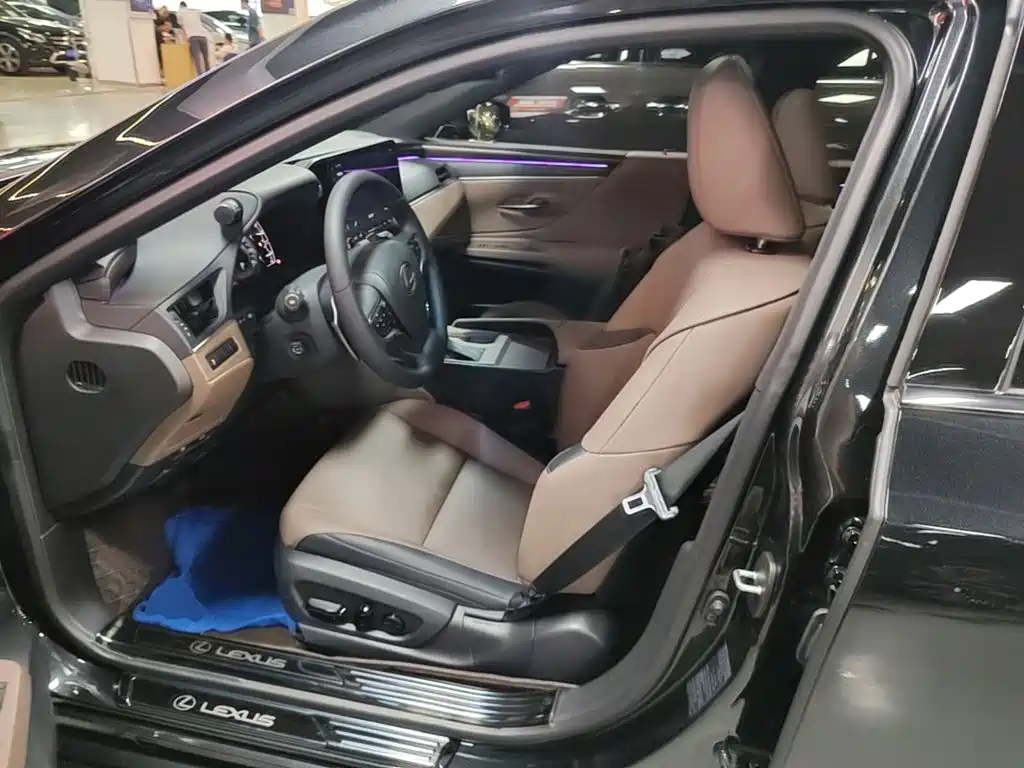 Lexus ES — миниатюра 15