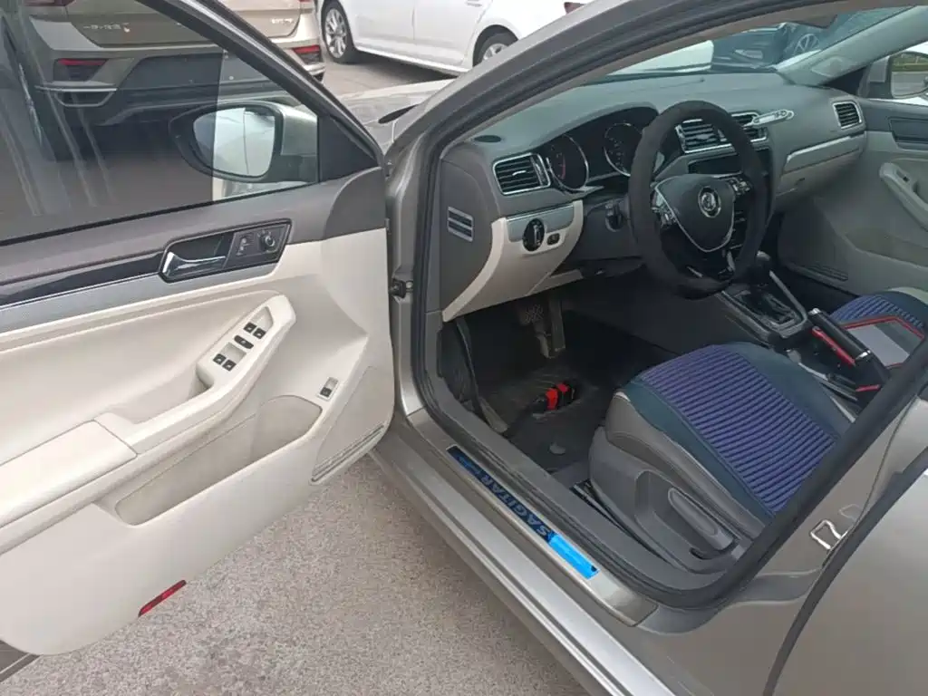 Volkswagen Sagitar — миниатюра 16