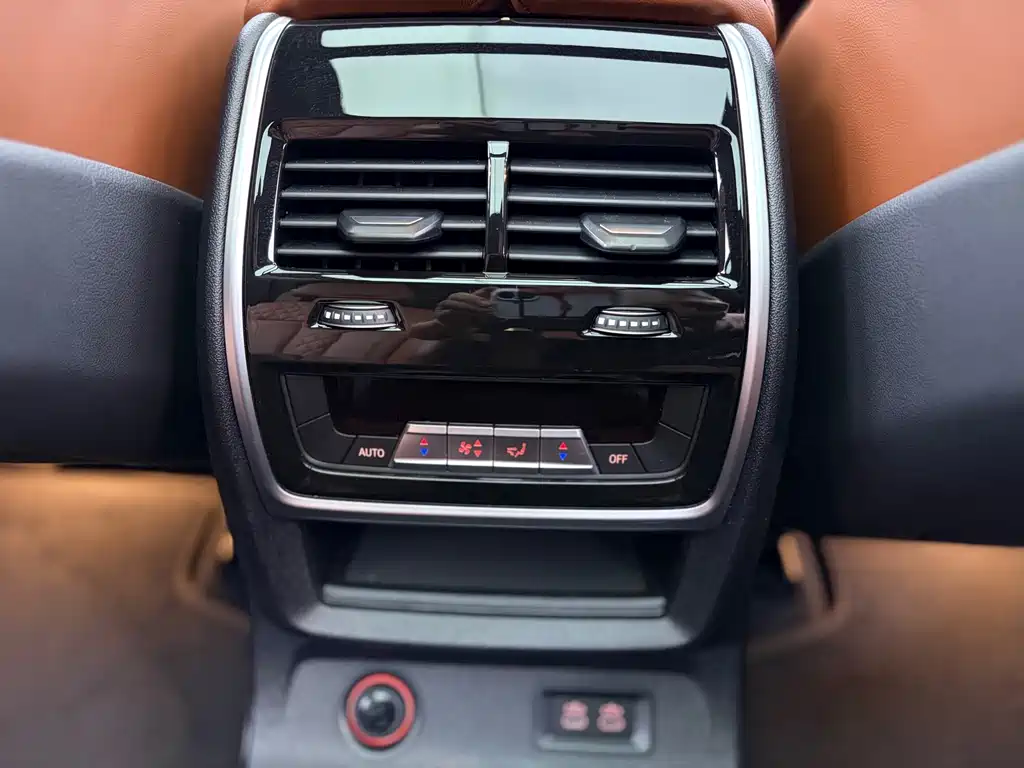 BMW X7 — миниатюра 19