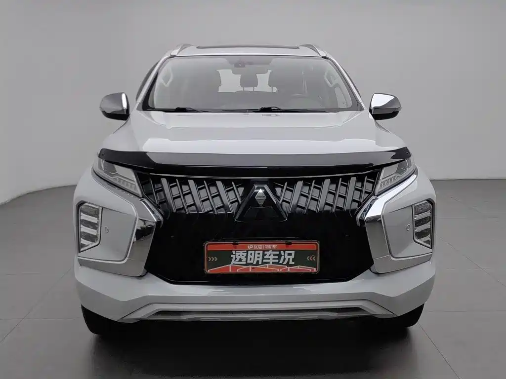 Mitsubishi Pajero Sport (Import) — миниатюра 3