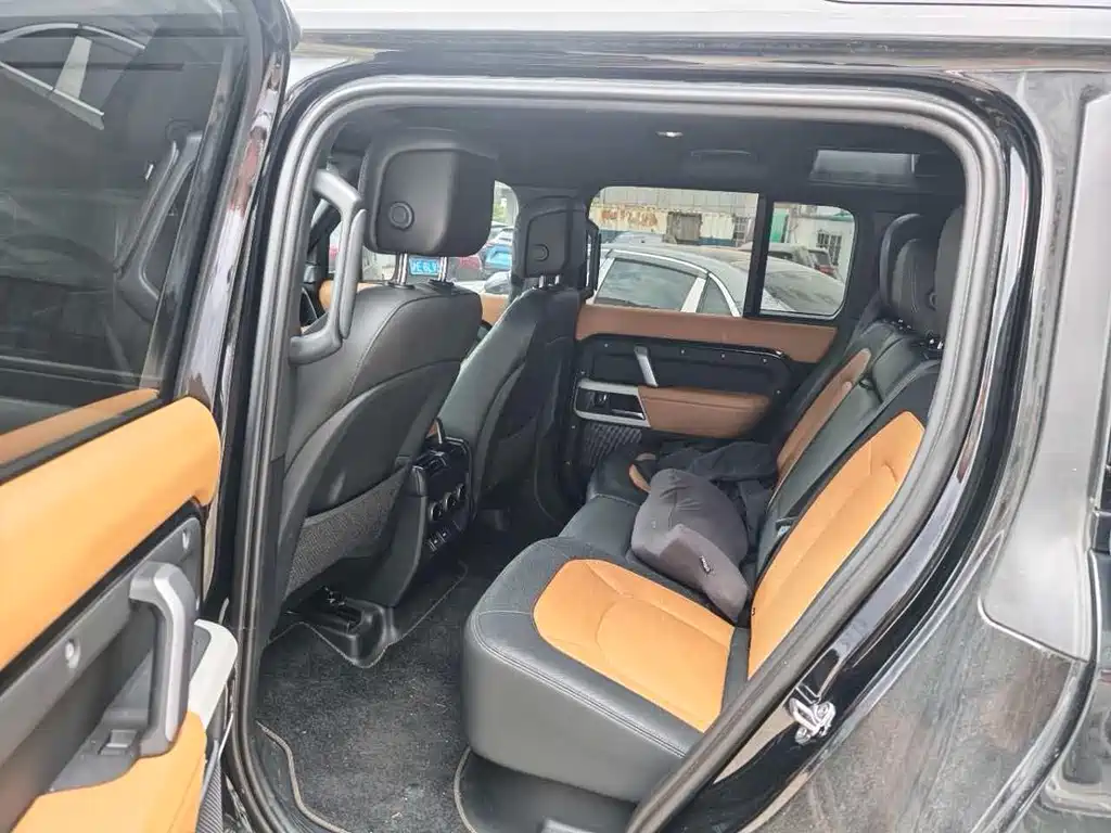Land Rover Defender — миниатюра 4