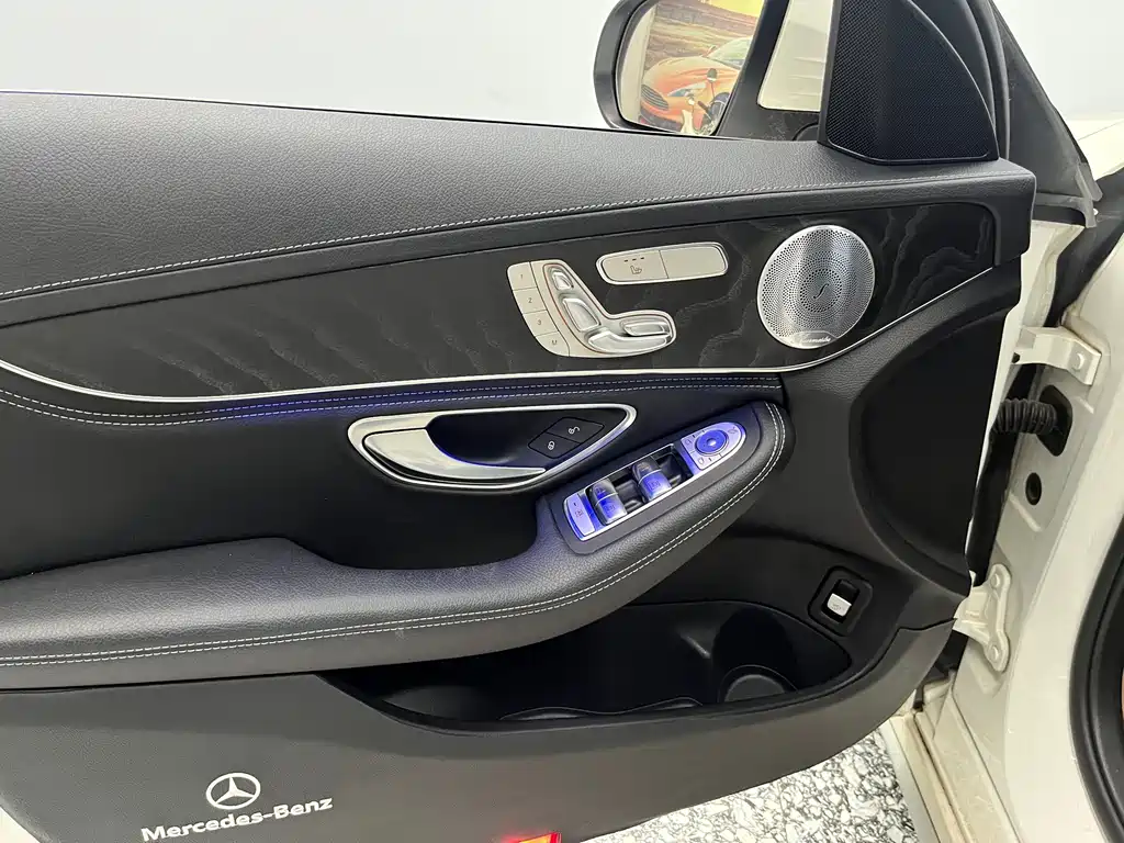 Mercedes-Benz C-Class — миниатюра 6