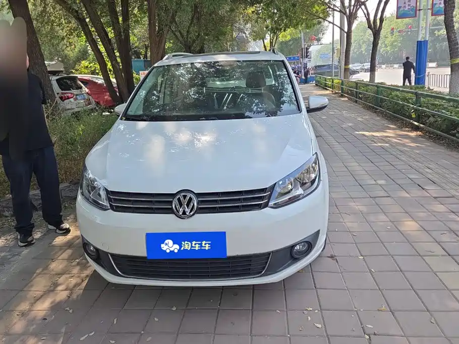 Volkswagen Touran — миниатюра 2