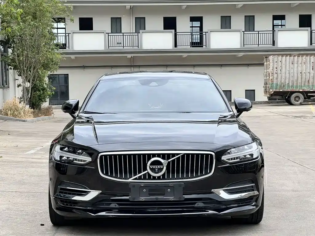Volvo S90 PHEV — миниатюра 2
