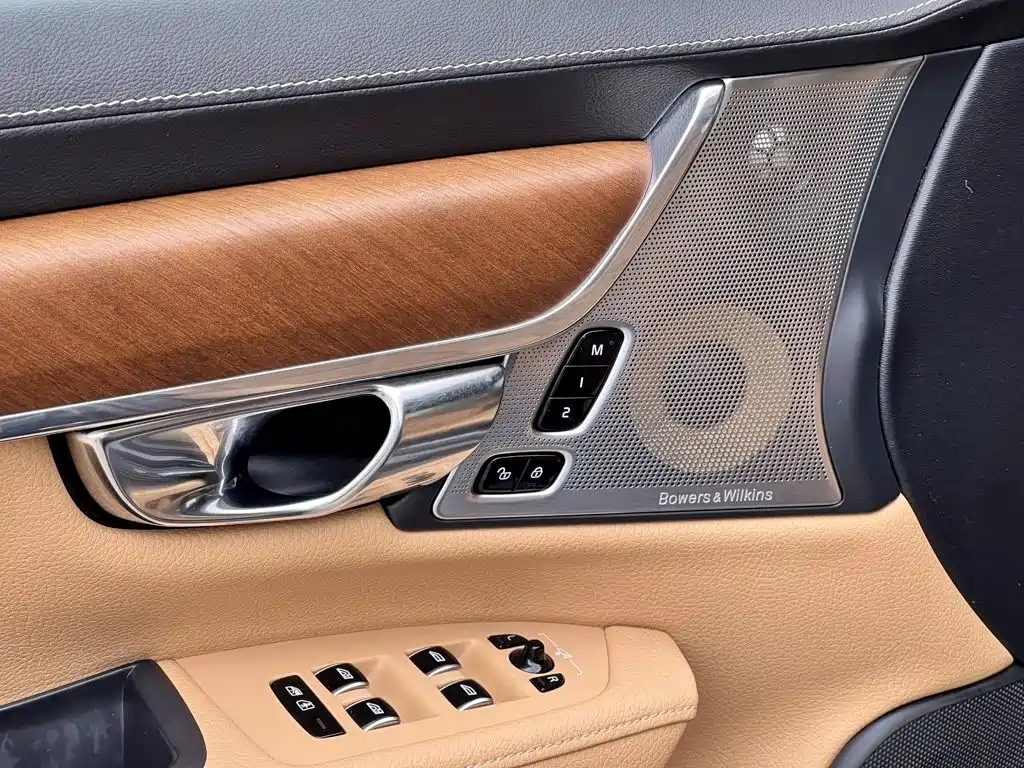 Volvo S90 PHEV — миниатюра 11