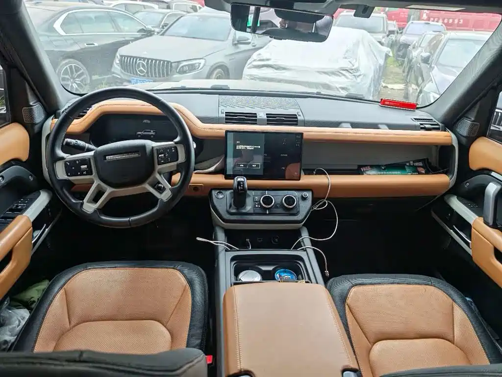 Land Rover Defender — миниатюра 5