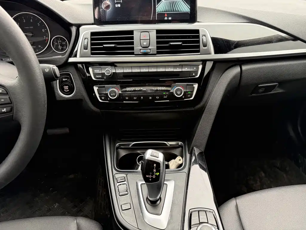 BMW 3 Series — миниатюра 11