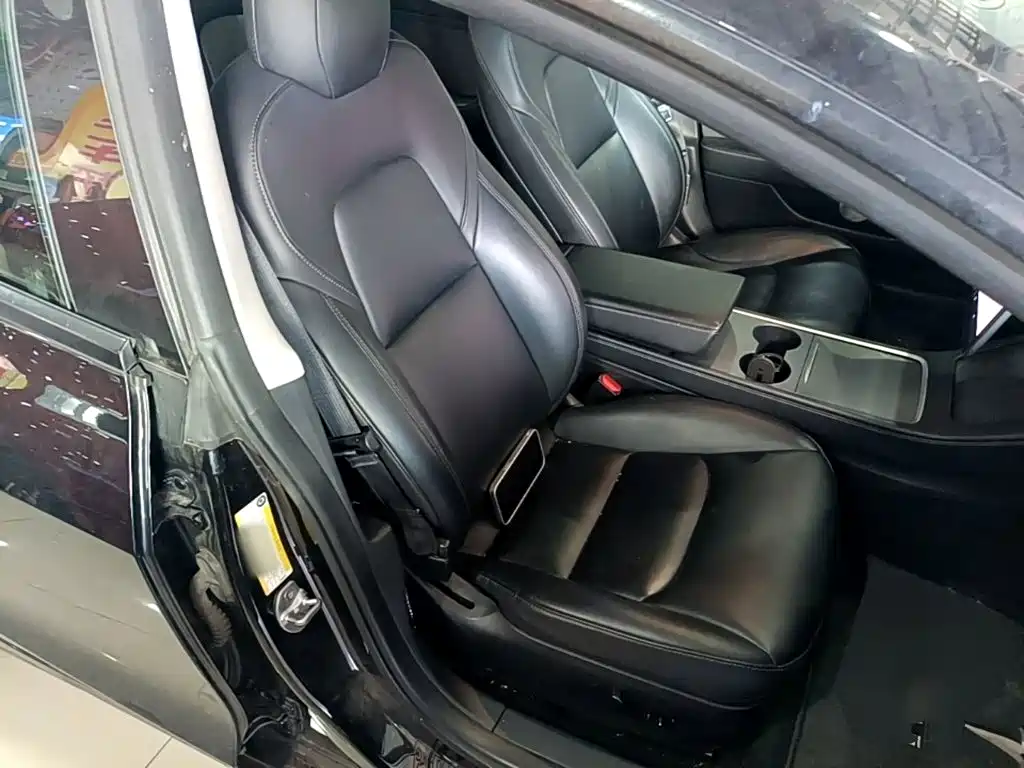 Tesla Model 3 — миниатюра 25