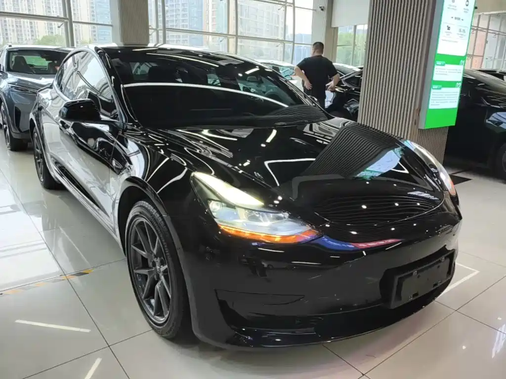 Tesla Model 3 — миниатюра 4