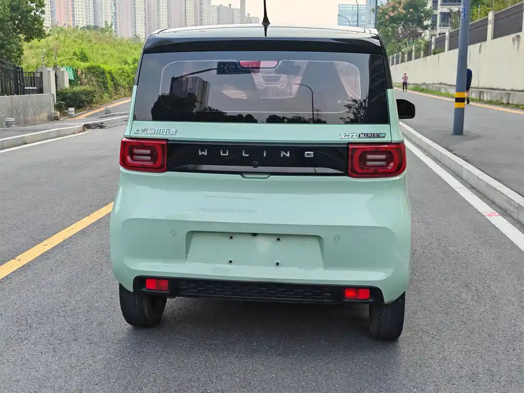 Wuling MINIEV — миниатюра 4