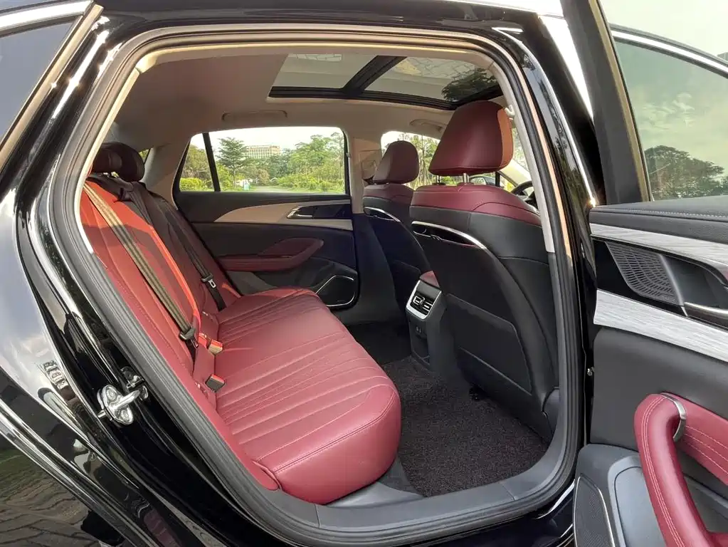 Hongqi Hongqi H5 — миниатюра 6