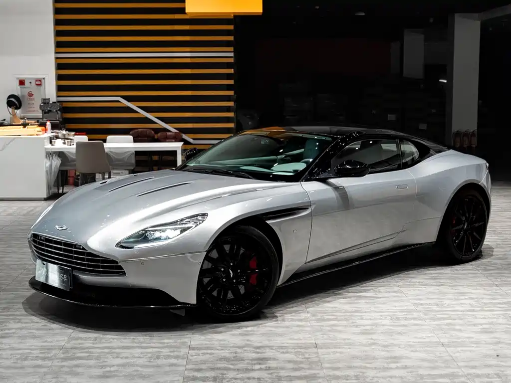 Aston Martin DB11