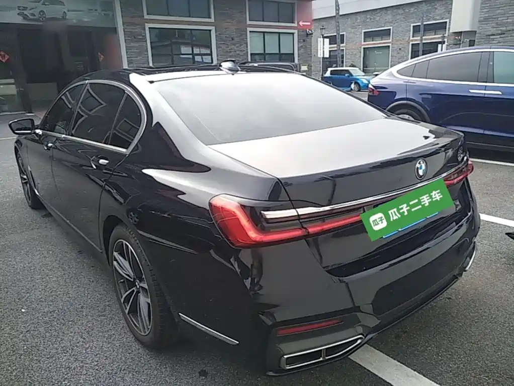 BMW 7 Series — миниатюра 5