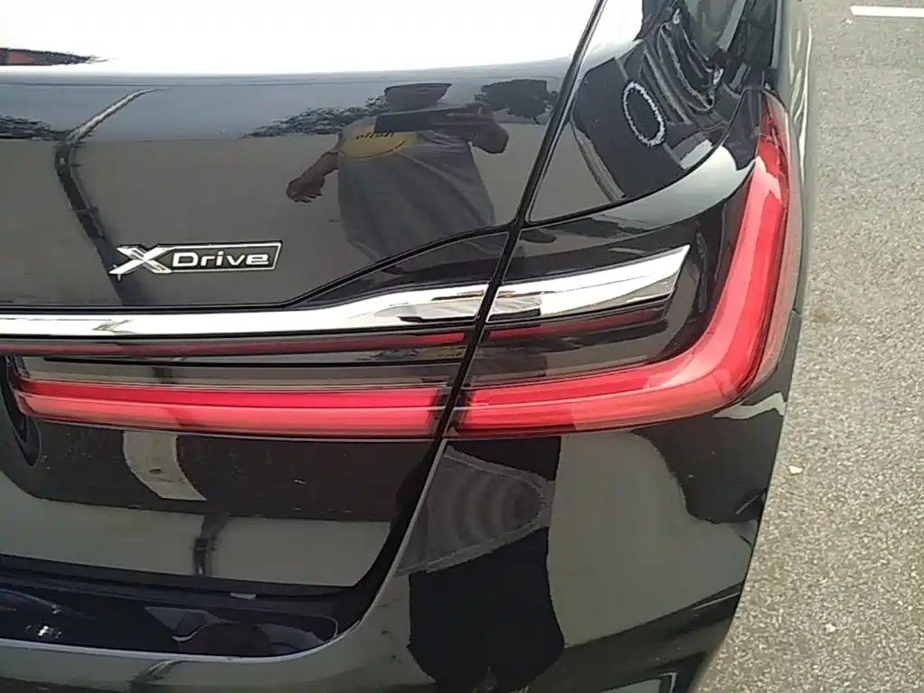 BMW 7 Series — миниатюра 8